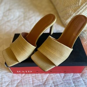 ASOS design heeled mules. Never worn outside !